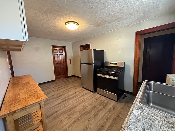 3rd image of 580 Brunson St