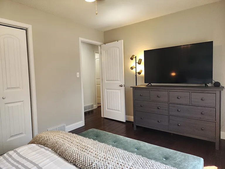 2302 Sherwood Dr — Photo 29