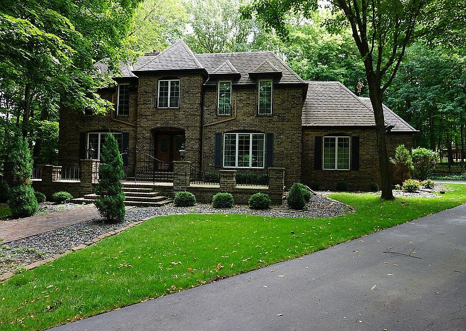 2nd image of 260 Indian Ridge Dr