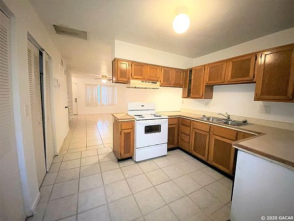 5th image of 5403 NW 20th Ct APT A