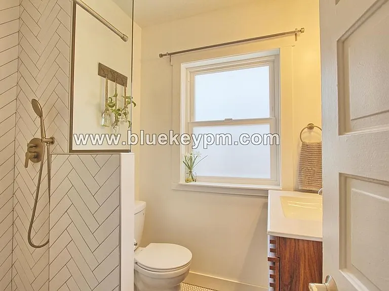 5271 NE 30th Ave — Photo 10