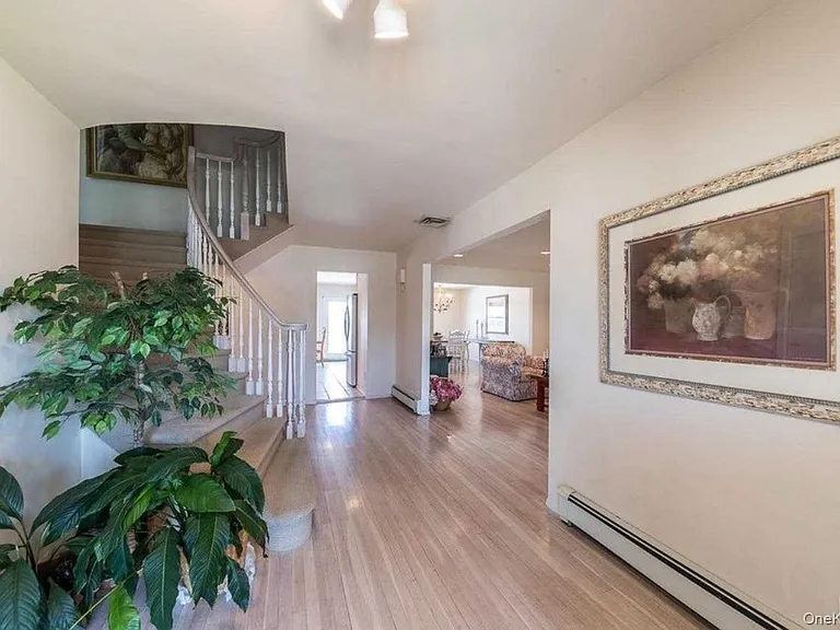 215 Scott Dr — Photo 10