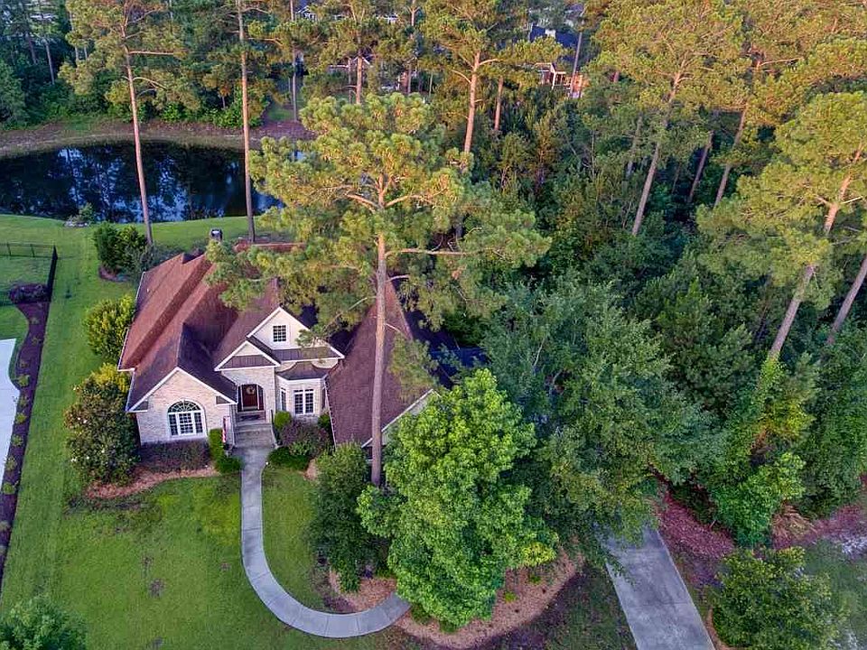 1st image of 25 Stonington Dr