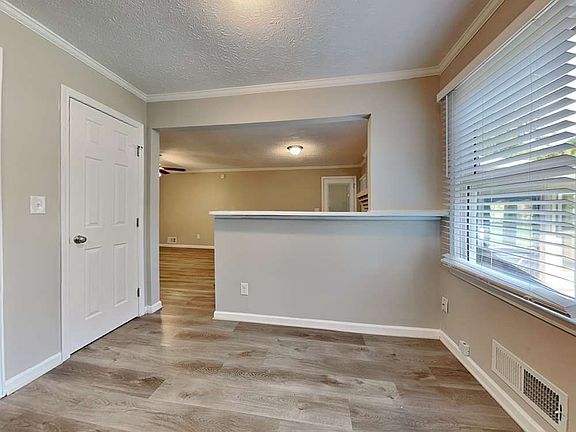 4th image of 4620 Shannondale Ln