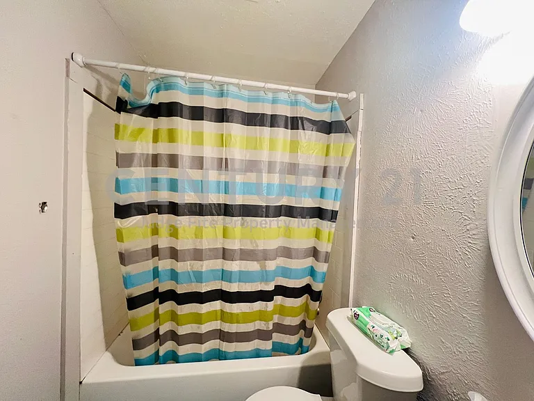 1108 N Elm St #6 — Photo 15