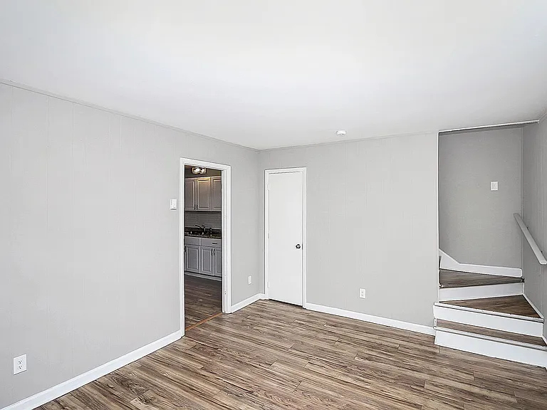 Oaklawn West — Photo 10