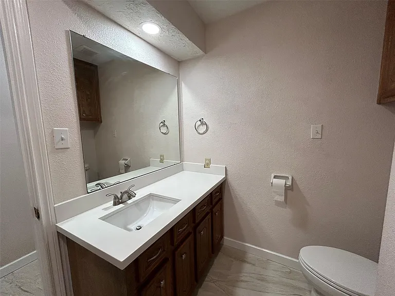 1712 Carol Lee Ln — Photo 12