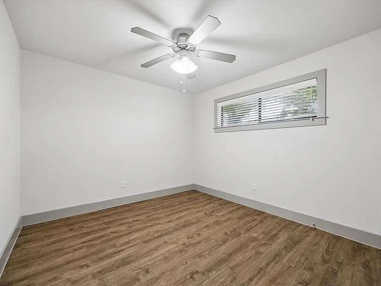 4300 Rosslyn — Photo 20