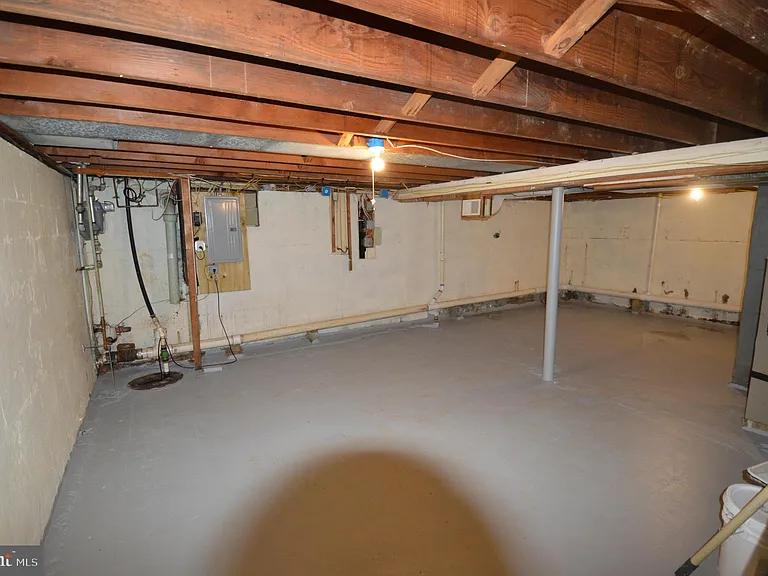2140 Princeton Pike — Photo 15