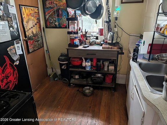 3rd image of 400 N Hayford Ave
