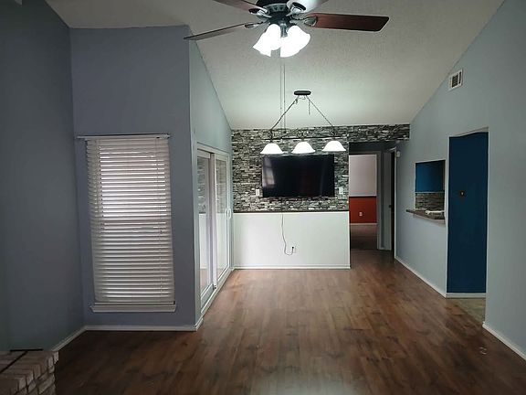 4th image of 407 Menlo Park Dr