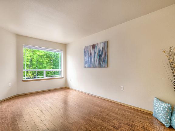 4th image of 1125 110th St E Unit 30