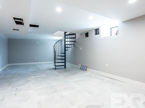 4th image of 245 Sullivan Pl #A20