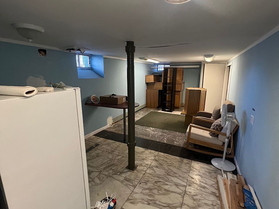 2nd image of 6024 Bleecker St #0