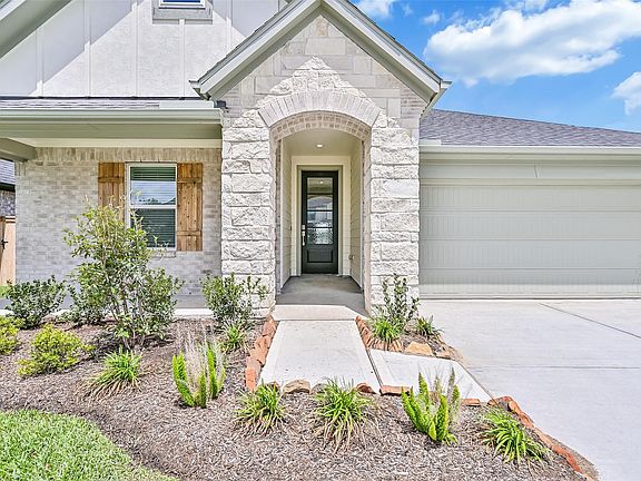 4th image of 225 Magnolia Laurel Drive