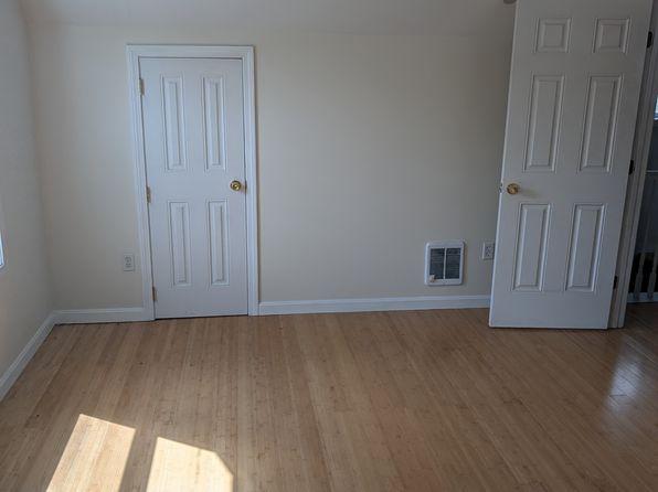 211 River St #4
