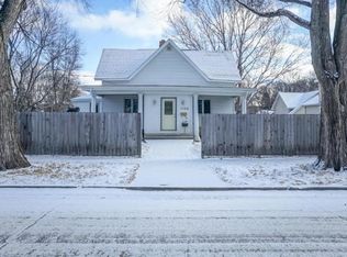 1102 5th St S, Fargo, ND 58103