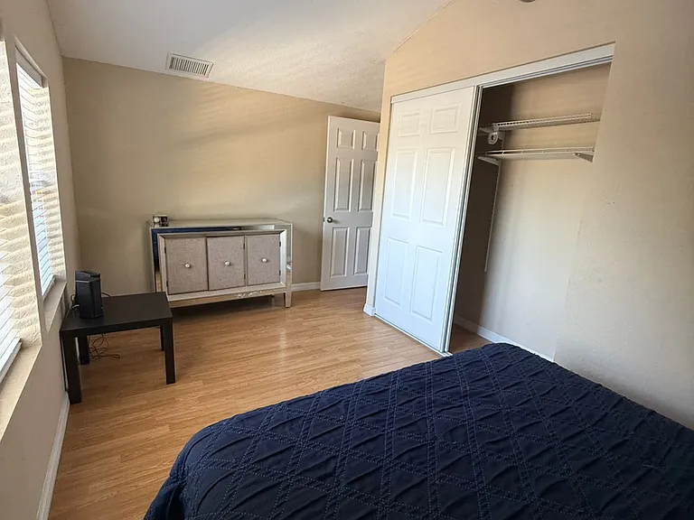 1322 E Memorial Blvd #1 — Photo 4