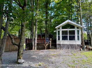 44 Cedar Dr, Gouldsboro, PA 18424