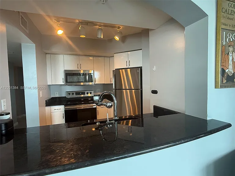 9201 Collins Ave #521 — Photo 14