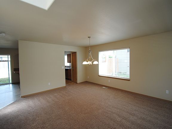 3rd image of 2911 19th Street Pl SW