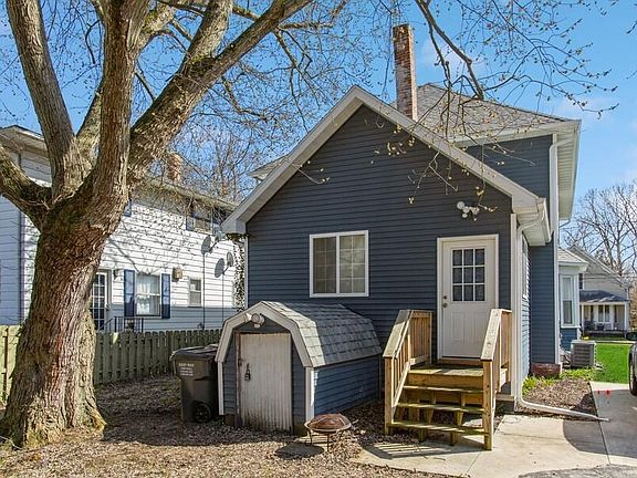 2nd image of 1301 Wolcott Ave