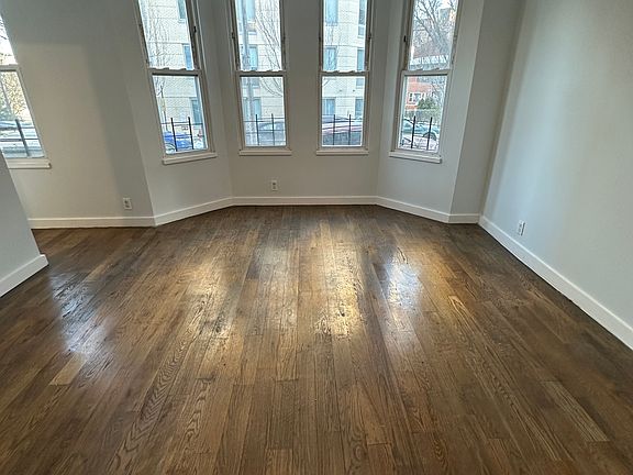 3rd image of 207 E 205th St #1