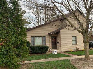 105 N Morgan St, Lexington, IL 61753