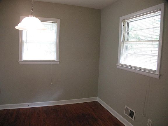 5th image of 371 E Shore Dr