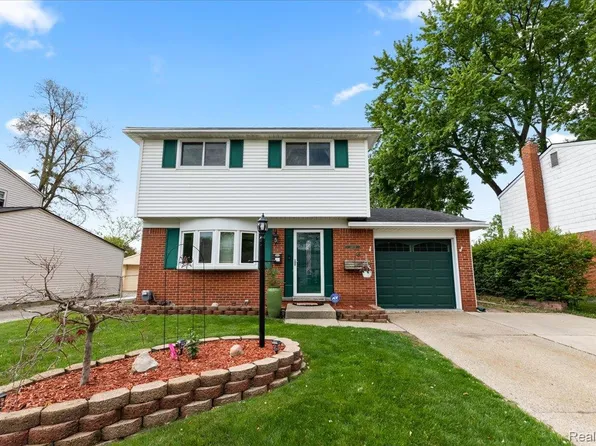 34829 Richard St, Wayne, MI 48184