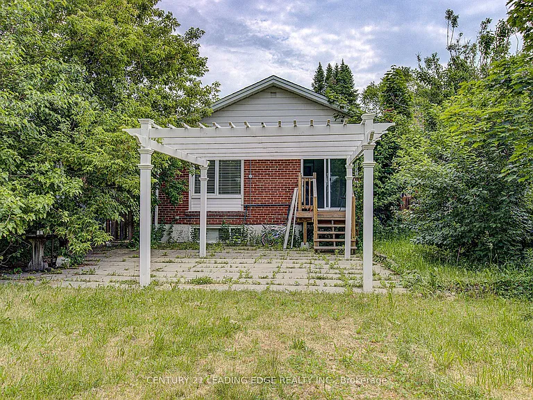 124 Haileybury Dr — Photo 32