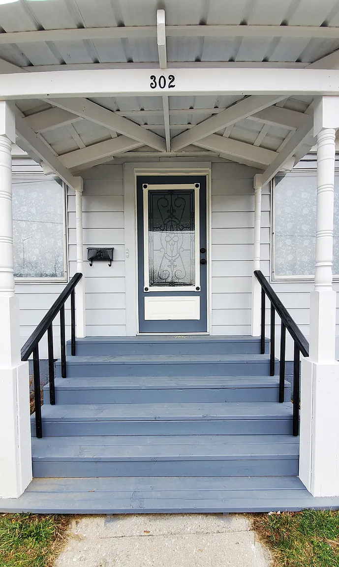 302 Straley Ave photo 1