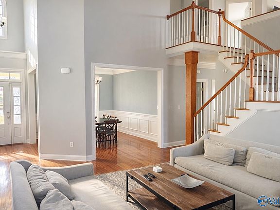 3rd image of 210 Overbrook Dr