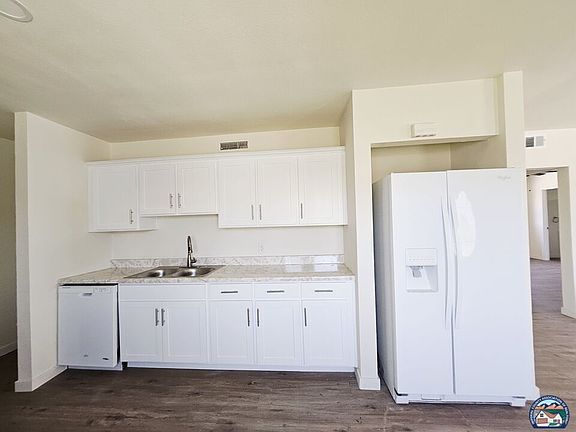 4th image of 807 Rose Ave