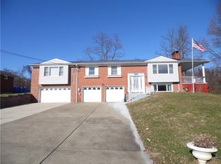 402 Cowan Dr, Elizabeth, PA