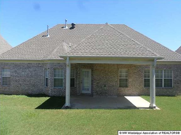 2nd image of 4895 Rosebrook Cir E