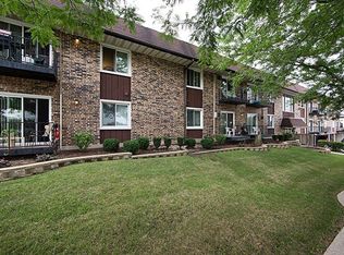 1007 Front St APT 104, Lisle, IL 60532