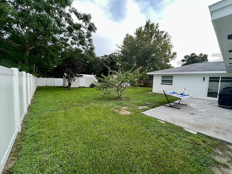 322 Sabinal St — Photo 17