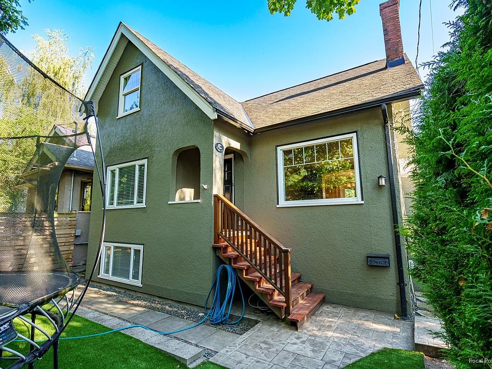 1st image of 2896 W 41st Ave