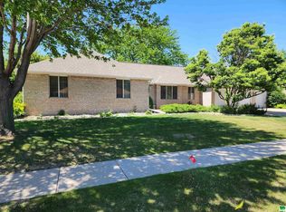 605 S Ridge Dr, South Sioux City, NE 68776
