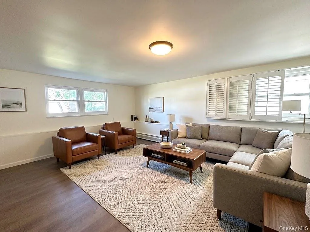 3 bed, 1.0 bath, 2815 sqft, $3,600 — Photo 3