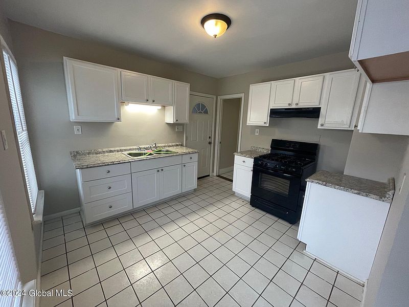 5th image of 1033 Chrisler Avenue