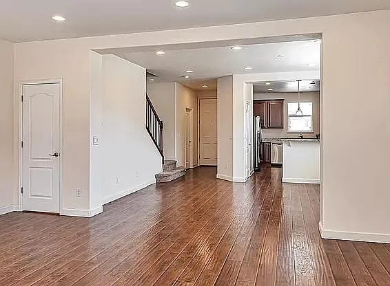 3 bed, 2.5 bath, 1824 sqft, $2,650 — Photo 1