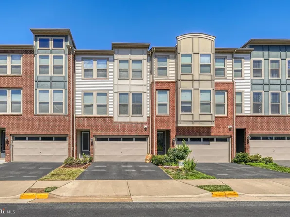 24461 Juniper Wood Ter, Sterling, VA 20166