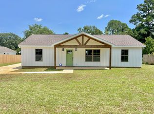 637 S Hemby St, Slocomb, AL 36375