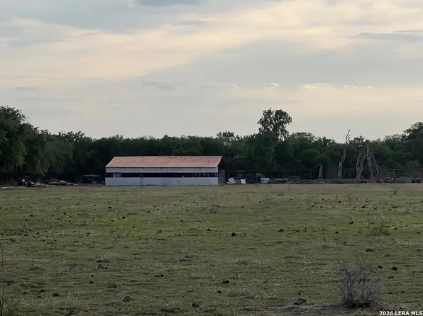 21739 N US Hwy 277, Quemado, TX 78877