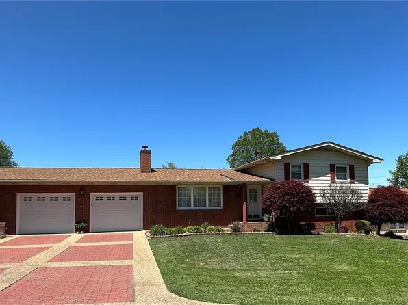 1114 Meadow Ln, Dexter, MO 63841