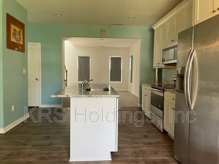 1333 Reservoir Ave — Photo 11