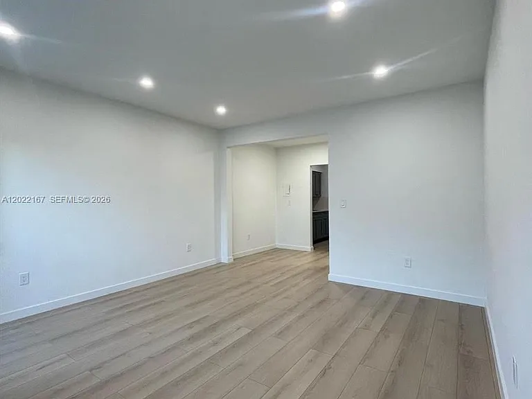 544 Michigan Ave #10 — Photo 2
