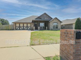 1909 Sandpiper Ave, Lowell, AR 72745